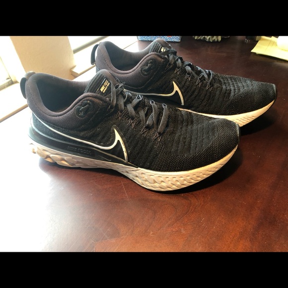 Nike React Epic Flyknit Infinity - Picture 1 of 3